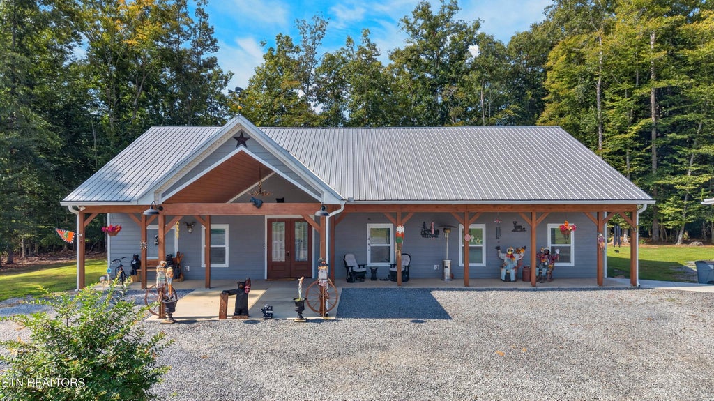 Photo of 1036 Stokley Court, Dandridge, TN 37725 (MLS # 1356149)
