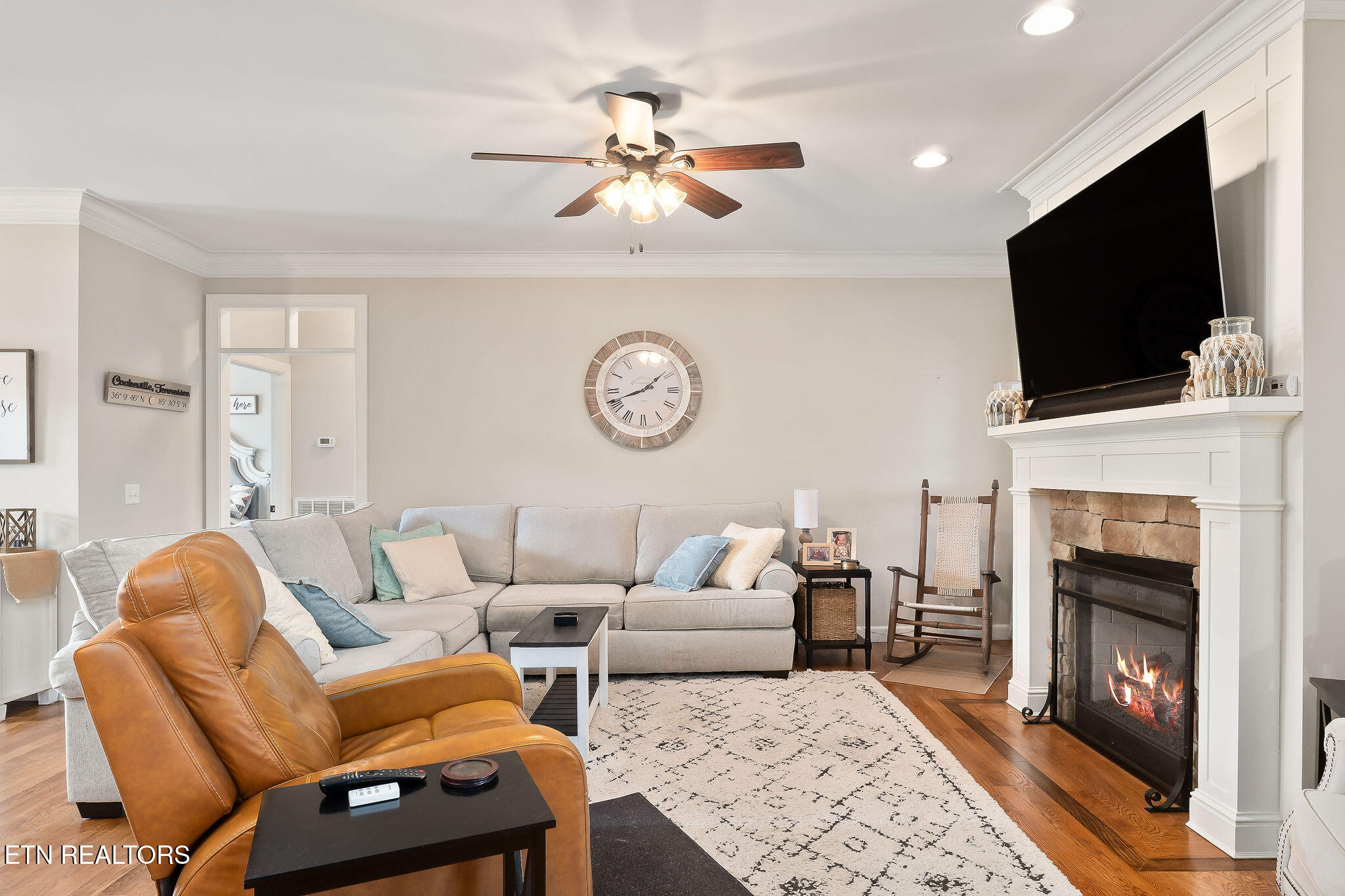 2133 Foster Circle