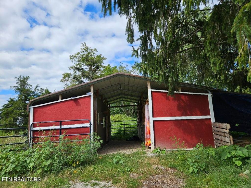 Photo of 516 Cumberland Estates Rd, Cumberland Gap, TN 37724 (MLS # 1320904)