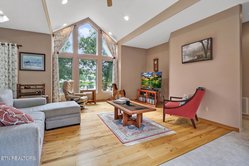 Photo of 114 Knollwood Lane, Fairfield Glade, TN 38558 (MLS # 1346582)