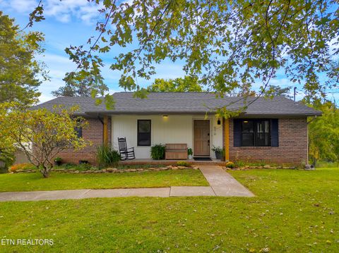 Photo of 970 Pinecrest Circle, Lenoir City, TN 37772 (MLS # 1317235)
