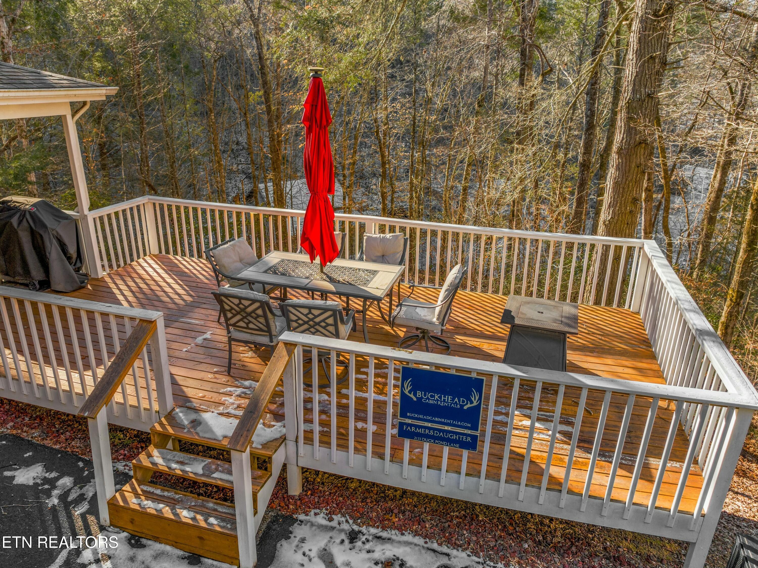2133 Duck Pond Lane