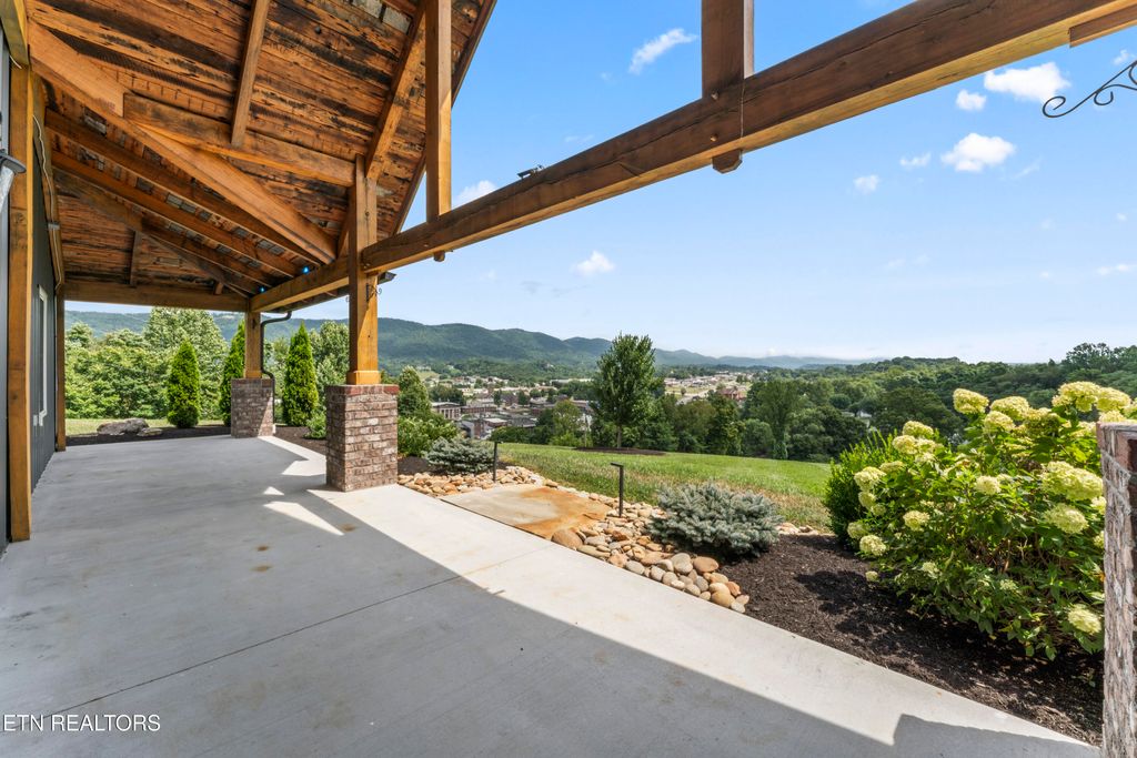 Photo of 149 Island Ford Rd, Jacksboro, TN 37757 (MLS # 1310412)