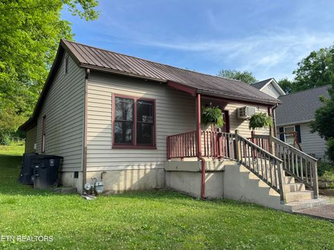 Photo of 311 Spring St, Athens, TN 37303 (MLS # 1341927)