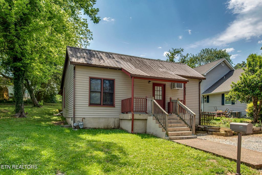Photo of 311 Spring St, Athens, TN 37303 (MLS # 1341927)