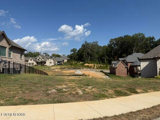712 AVERYSTONE LN, KNOXVILLE, TN 37909 - Image bb9920a112fedf82ca1860c7dfe3987e/4027705122
