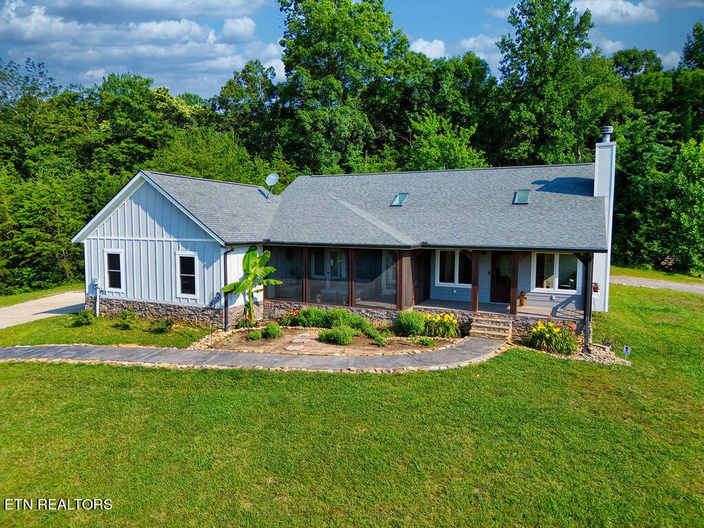 Photo of 9760 Chestnut Ridge Rd, Heiskell, TN 37754 (MLS # 1266764)