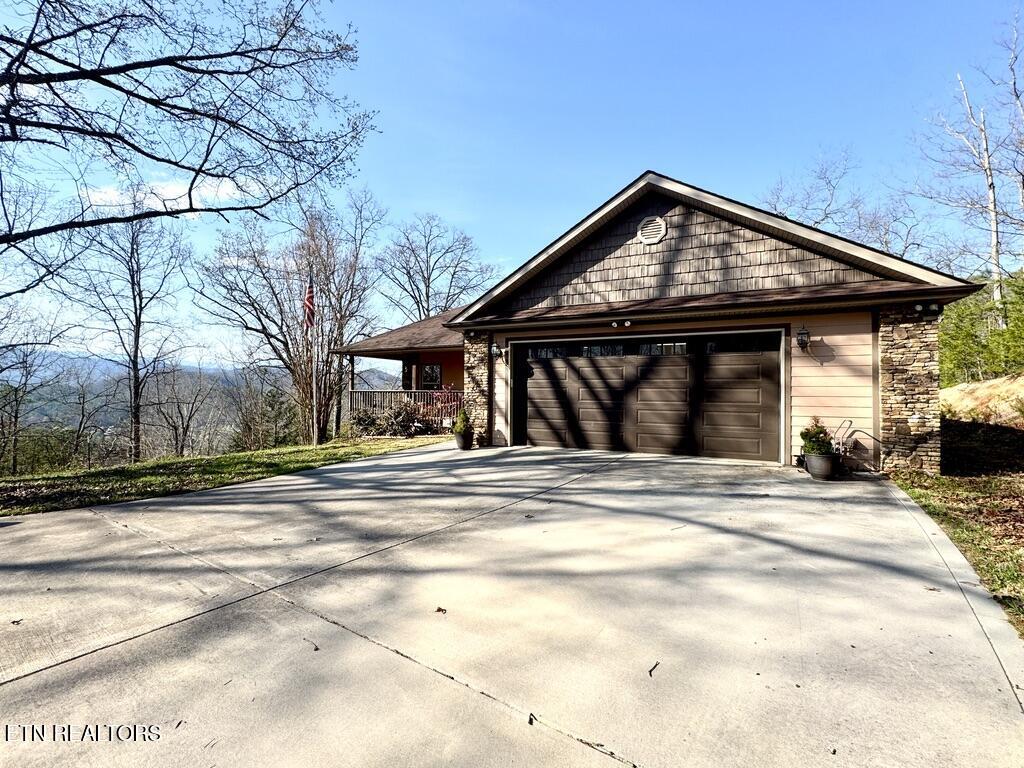1033 Shell Mountain Rd