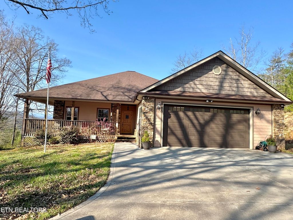 Photo of 1033 Shell Mountain Rd, Sevierville, TN 37876 (MLS # 1296185)