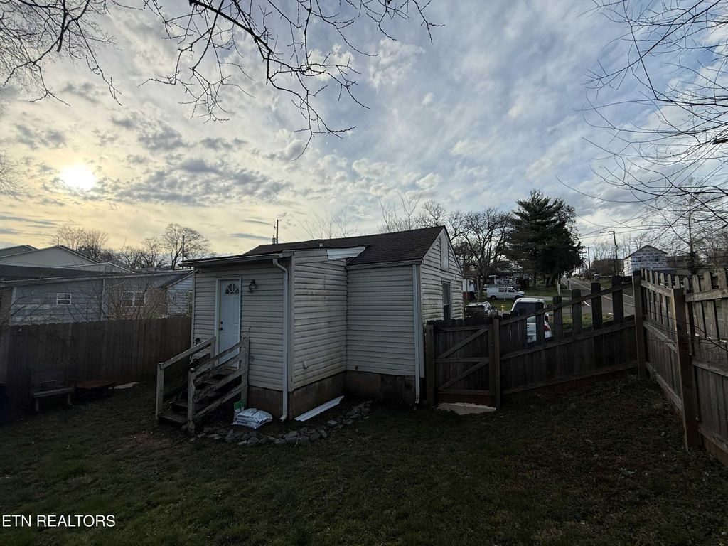 Photo of 800 Sidebrook Ave, Knoxville, TN 37921 (MLS # 1332486)