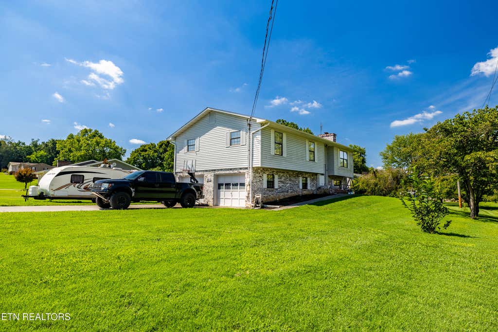 Photo of 521 Deerfield Circle, Maryville, TN 37804 (MLS # 1352700)