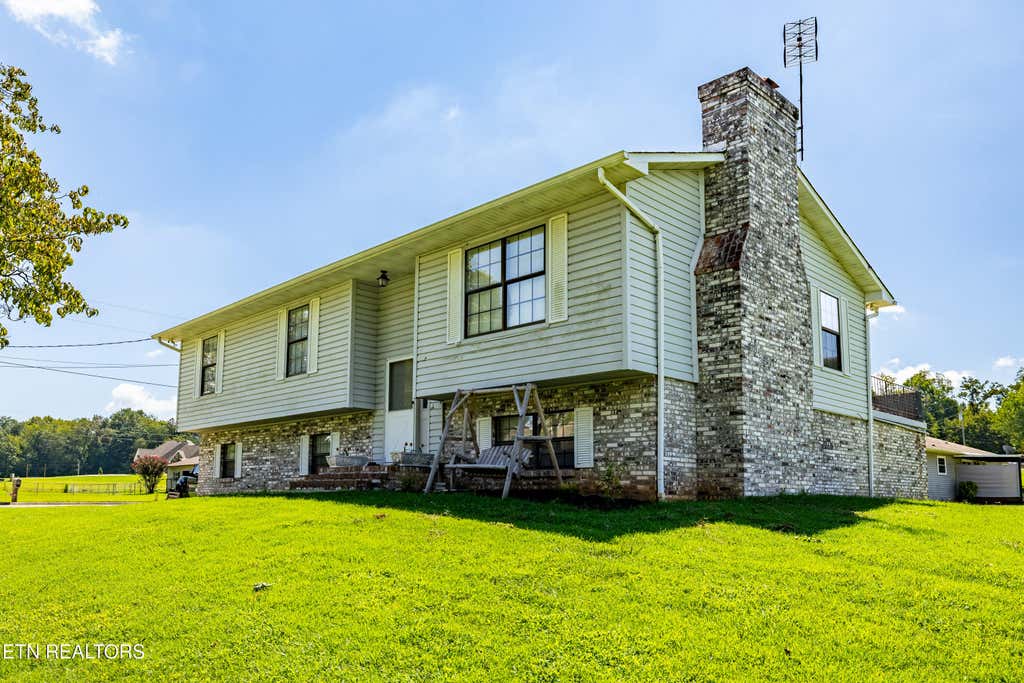 Photo of 521 Deerfield Circle, Maryville, TN 37804 (MLS # 1352700)