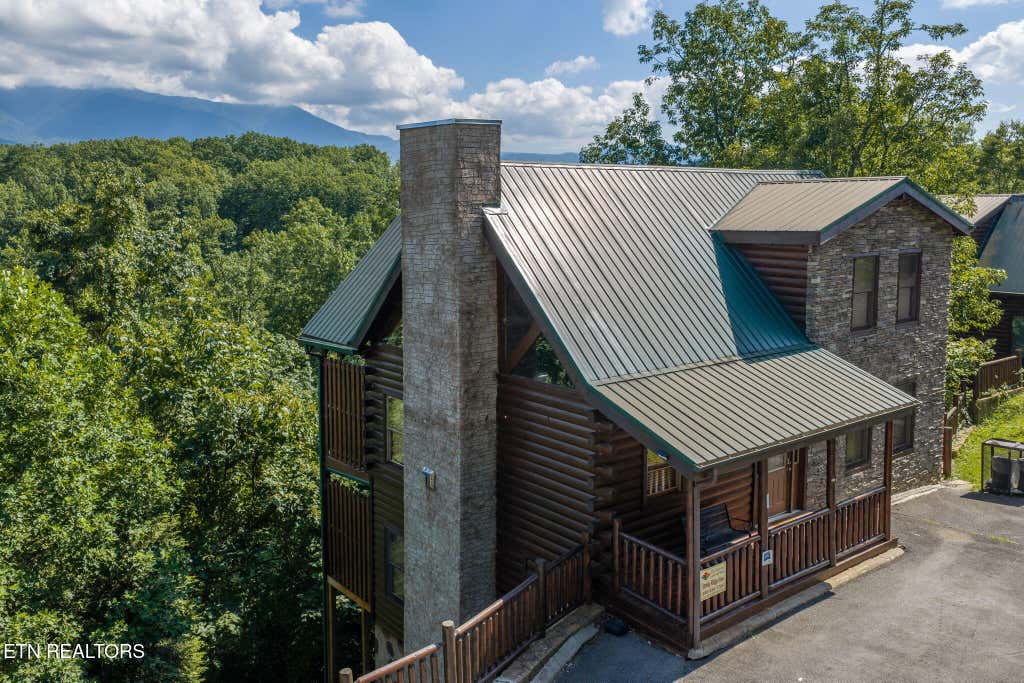 Photo of 2053 Settlers Ridge Way, Gatlinburg, TN 37738 (MLS # 1352455)
