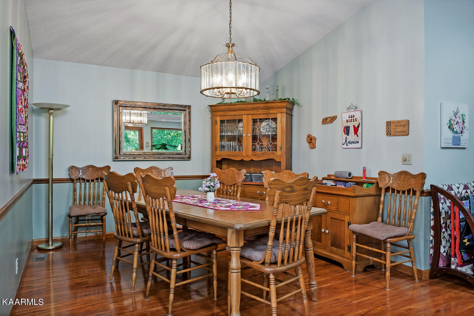 Photo 12 of 28 of 221 Pomeroy Drive house