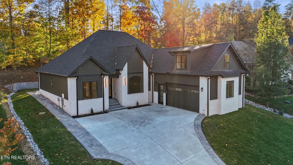 Photo of 176 Saligugi Way, Loudon, TN 37774 (MLS # 1321173)