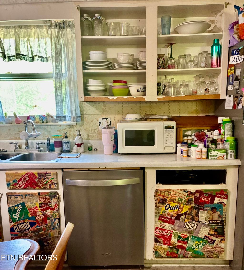 Photo of 1513 N Campbell Station Rd, Knoxville, TN 37932 (MLS # 1339652)