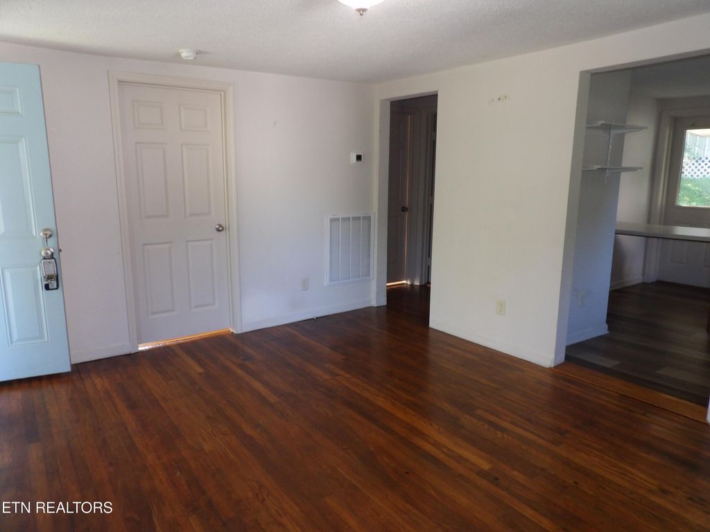 Photo of 332 Cleveland St, Crossville, TN 38555 (MLS # 1343278)