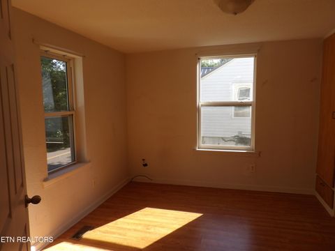 Tiny photo for 332 Cleveland St, Crossville, TN 38555 (MLS # 1343278)