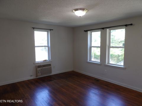 Tiny photo for 332 Cleveland St, Crossville, TN 38555 (MLS # 1343278)