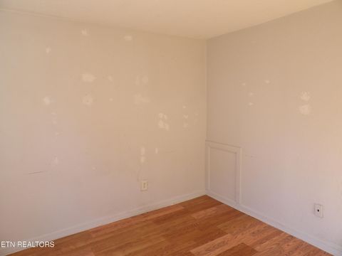 Tiny photo for 332 Cleveland St, Crossville, TN 38555 (MLS # 1343278)