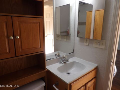 Tiny photo for 332 Cleveland St, Crossville, TN 38555 (MLS # 1343278)