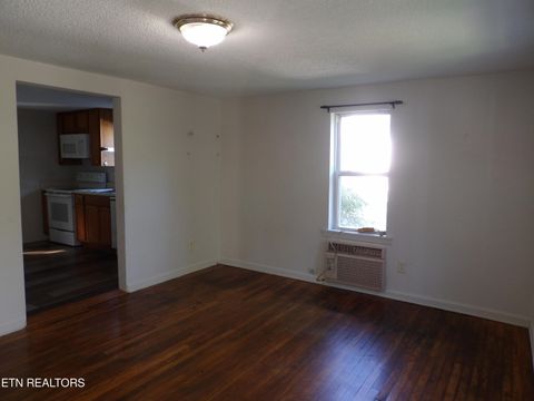 Tiny photo for 332 Cleveland St, Crossville, TN 38555 (MLS # 1343278)
