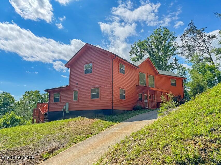 2205 Meredith Way