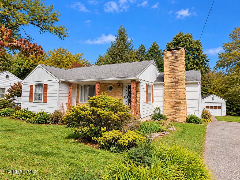 Photo of 1601 Maple Drive, Knoxville, TN 37918 (MLS # 1359613)