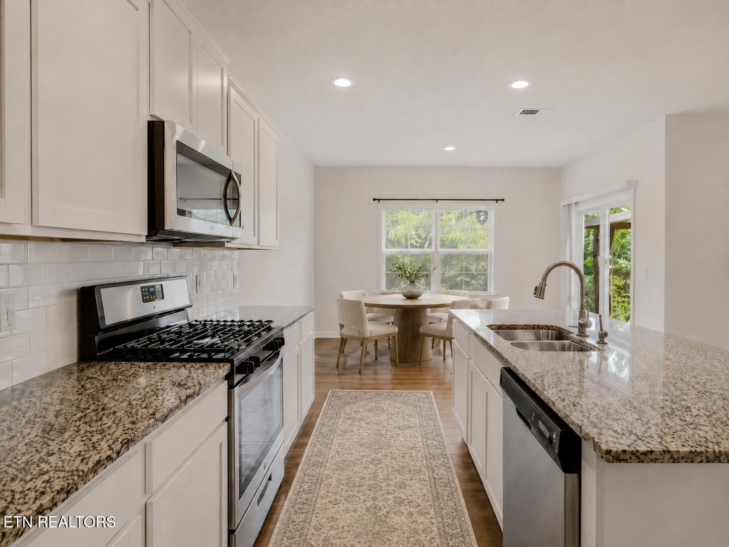 122 Harbour Pointe Lane