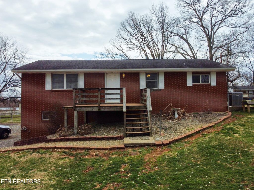 Photo of 611 Maryville Hwy, Seymour, TN 37865 (MLS # 1292145)