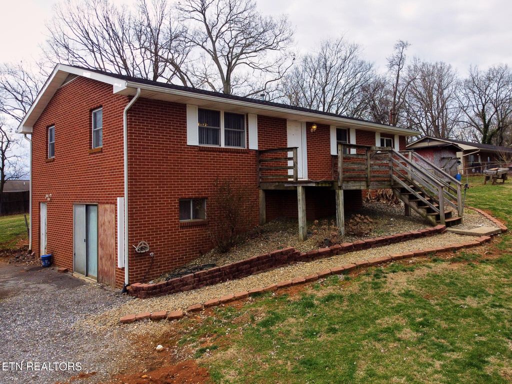 Photo of 611 Maryville Hwy, Seymour, TN 37865 (MLS # 1292145)