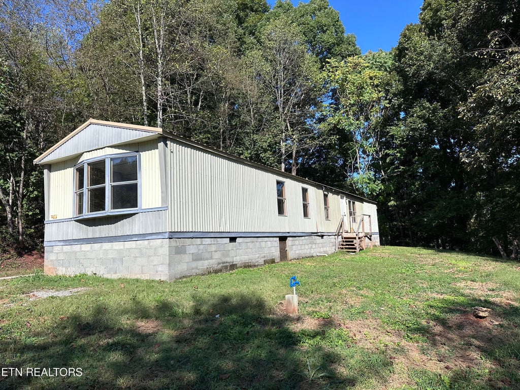 Photo of 4236 Sweetwater Vonore Rd, Sweetwater, TN 37874 (MLS # 1359275)