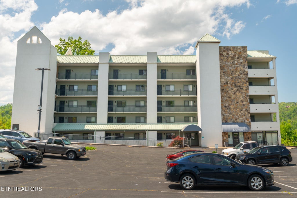 Photo of 354 E Holly Ridge Rd #UNIT 401, Gatlinburg, TN 37738 (MLS # 1358001)