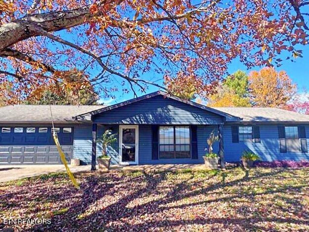 Photo of 3633 Southfork Place, Maryville, TN 37801 (MLS # 1321218)