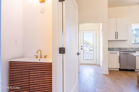 Tiny photo for 904 Phillips Ave #101, Knoxville, TN 37920 (MLS # 1339562)