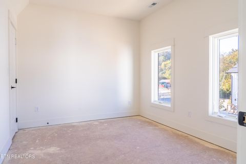 Tiny photo for 904 Phillips Ave #101, Knoxville, TN 37920 (MLS # 1339562)