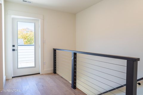 Tiny photo for 904 Phillips Ave #101, Knoxville, TN 37920 (MLS # 1339562)