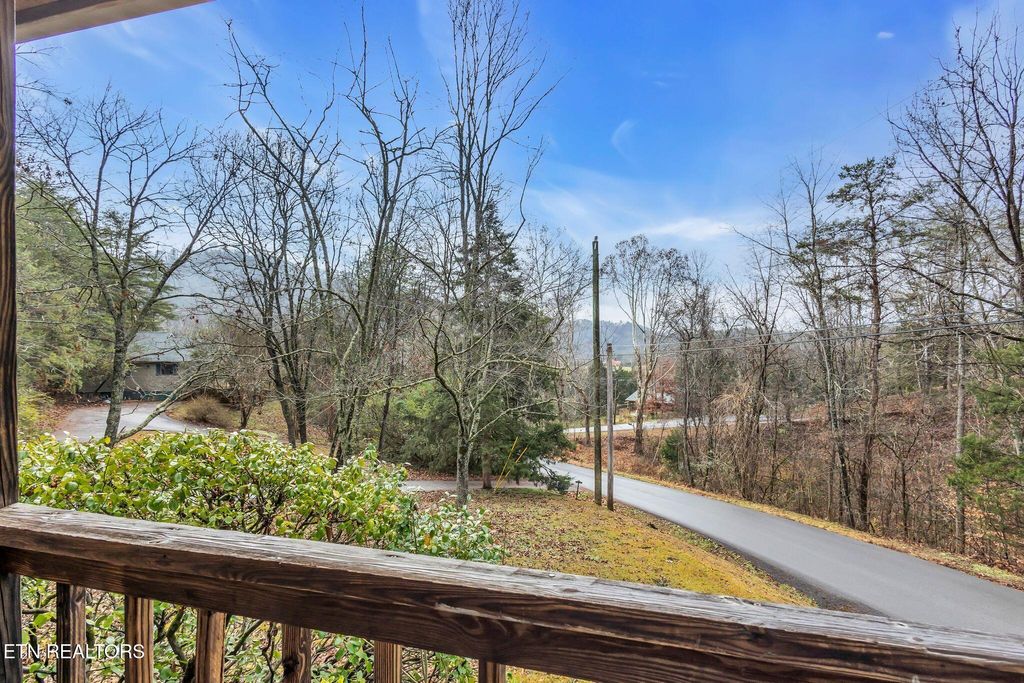 Photo of 3042 Crestview Court, Sevierville, TN 37862 (MLS # 1322857)