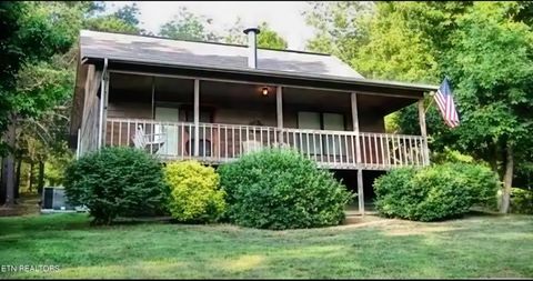 Photo of 3042 Crestview Court, Sevierville, TN 37862 (MLS # 1322857)