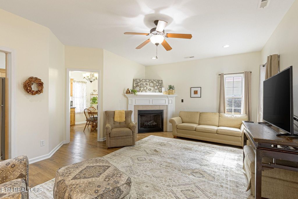 Photo of 143 Manhattan Ave, Oak Ridge, TN 37830 (MLS # 1330887)