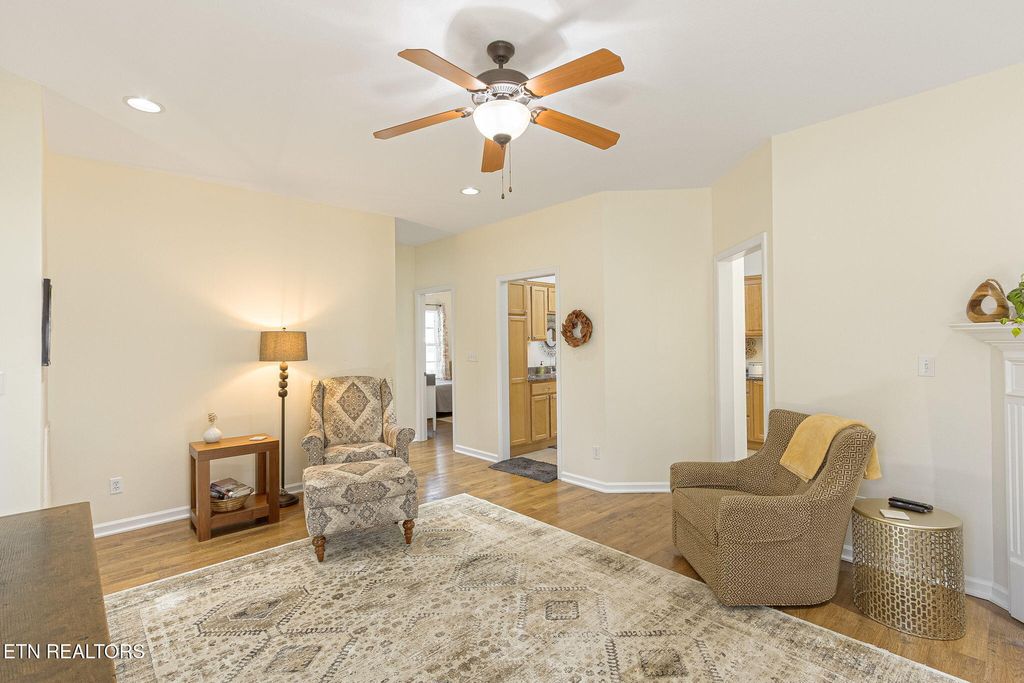 Photo of 143 Manhattan Ave, Oak Ridge, TN 37830 (MLS # 1330887)