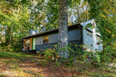202 Maple Loop Rd Knoxville TN 37920