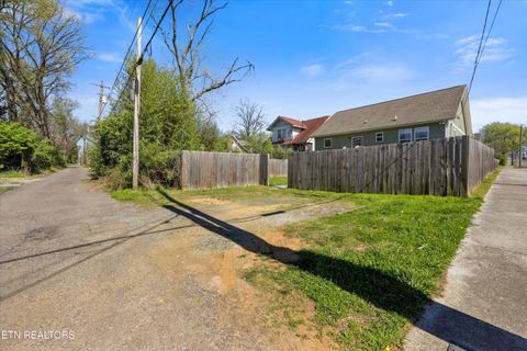 Tiny photo for 2301 E 5Th Ave, Knoxville, TN 37917 (MLS # 1334157)