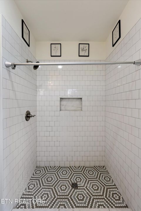 Tiny photo for 2301 E 5Th Ave, Knoxville, TN 37917 (MLS # 1334157)