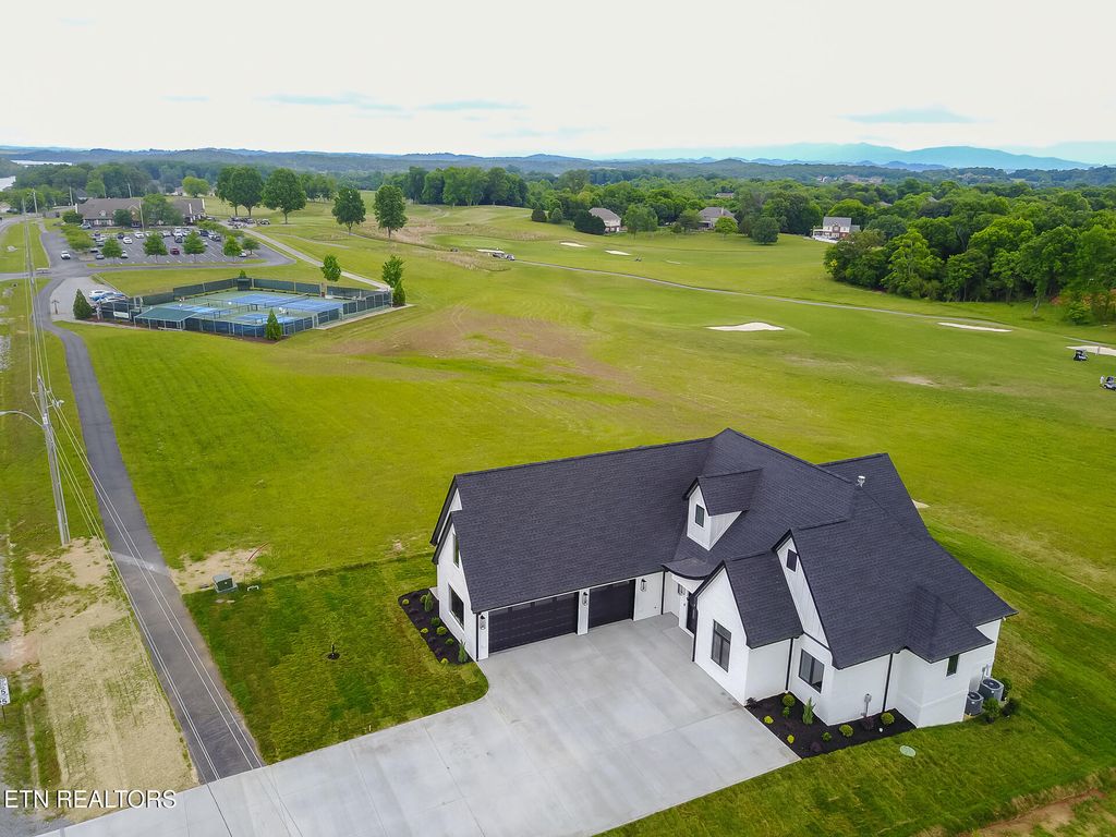 Photo of 362 Kahite Tr, Vonore, TN 37885 (MLS # 1340934)