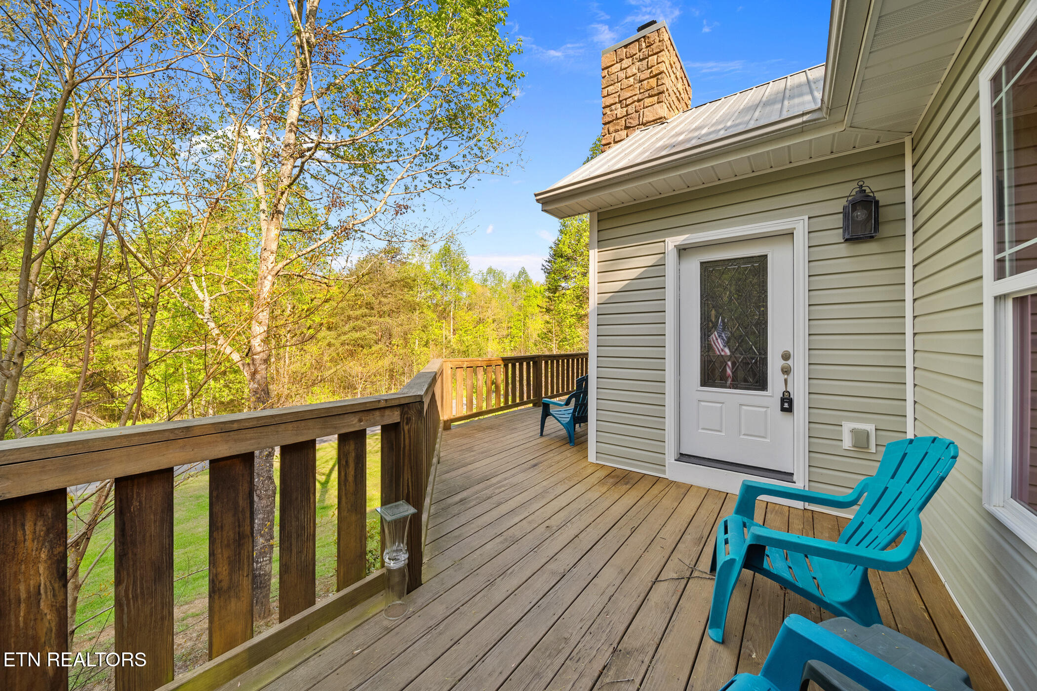 3851 Mistletoe Loop