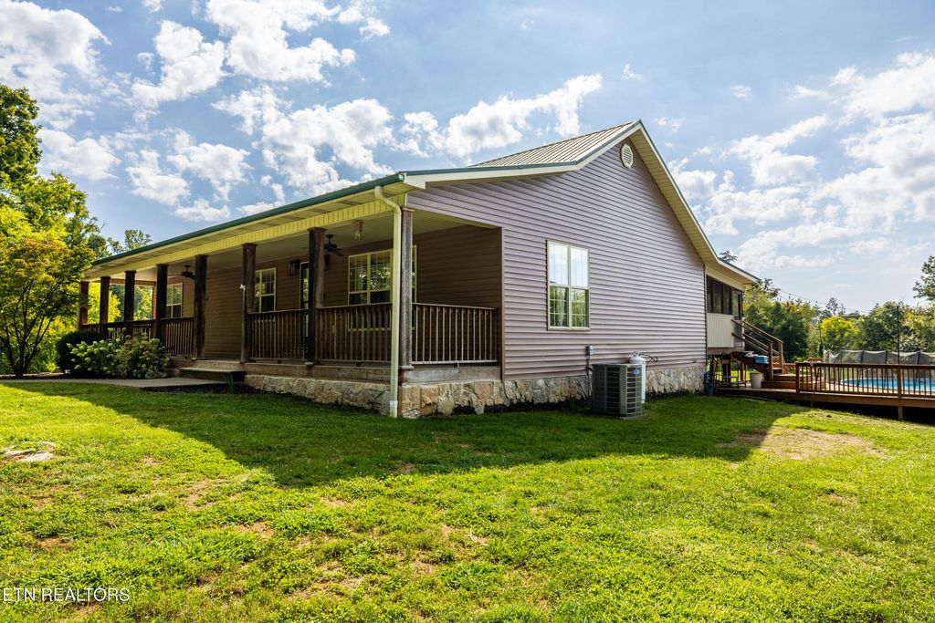 Photo of 3506 Fox Creek Rd, Louisville, TN 37777 (MLS # 1314883)