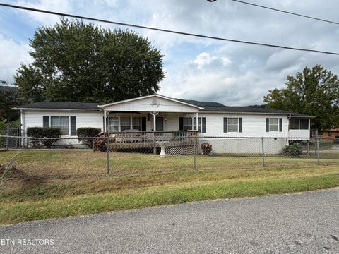 Tiny photo for 205 Hillcrest Ave, Rocky Top, TN 37769 (MLS # 1357496)