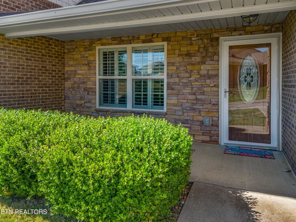 Photo of 3007 Villas Creekside Drive, Dandridge, TN 37725 (MLS # 1342066)