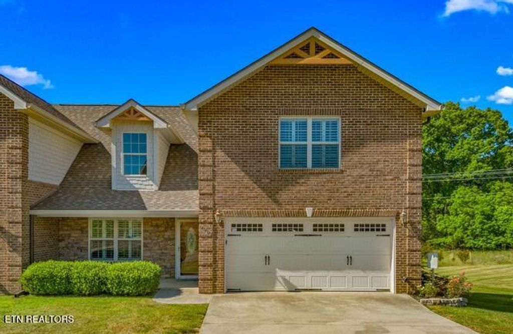 Photo of 3007 Villas Creekside Drive, Dandridge, TN 37725 (MLS # 1342066)